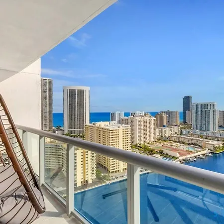 Amaizing Pool Infinity View W Balcony Gym Appartement